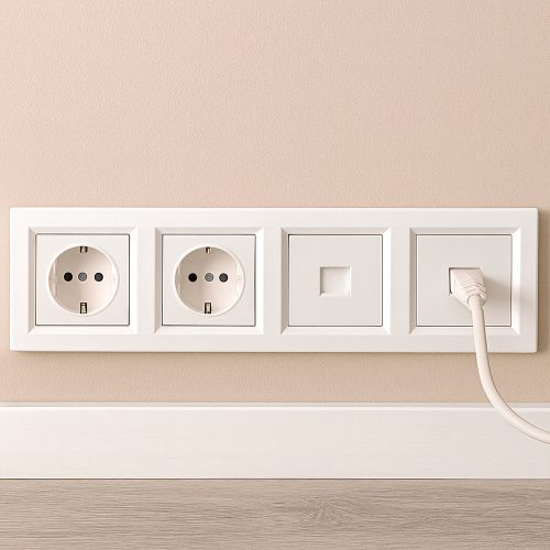 Nova IV kettő dugalj kettő UTP csatlakozóval fehér kerettel