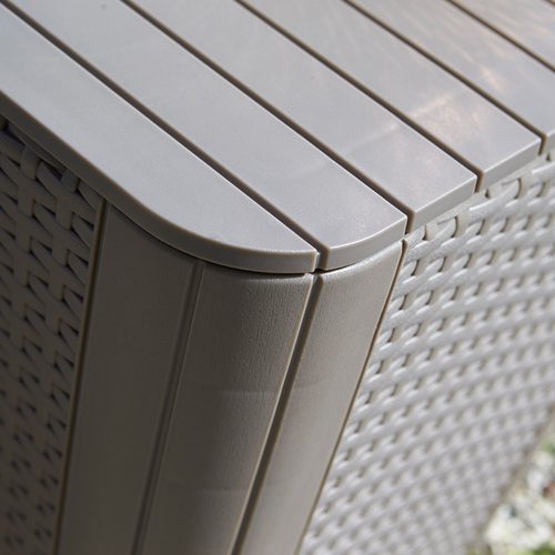 Luzon műanyag kerti asztal