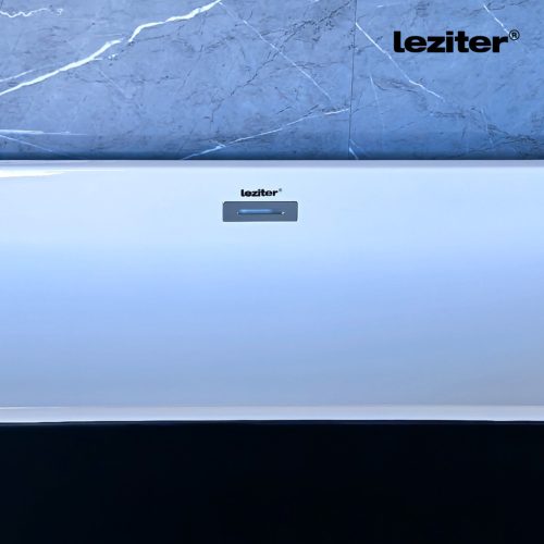 Still szabadon álló fürdőkád fekete