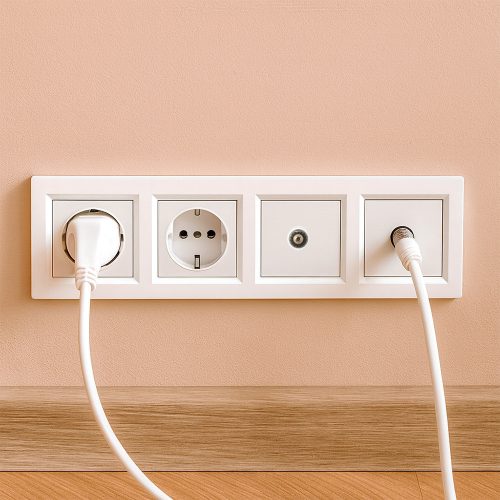 Nova IV kettő dugalj kettő TV csatlakozóval fehér kerettel