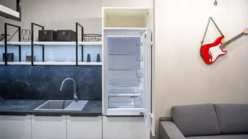 Kluge beépíthető kombi hűtőszekrény alul fagyasztóval, 181L/70L
