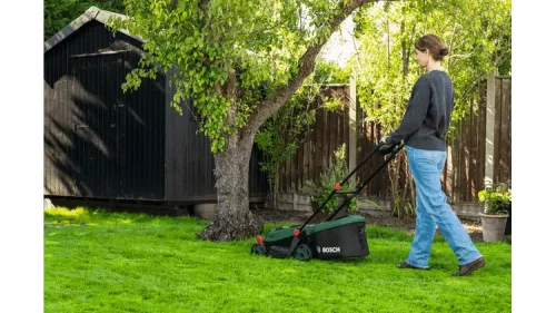 BOSCH 06008B9N00 ROTAK18V-34 | 1 x 4,0 Ah akku | töltő