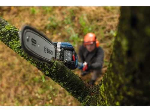 BOSCH Akkus teleszkópos ágvágó 240 - 290 cm GKE 18V-25T ford. sz. (akku és töltő nélkül)