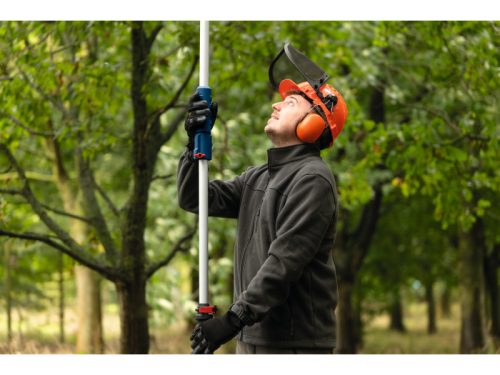 BOSCH Akkus teleszkópos ágvágó 240 - 290 cm GKE 18V-25T ford. sz. (akku és töltő nélkül)