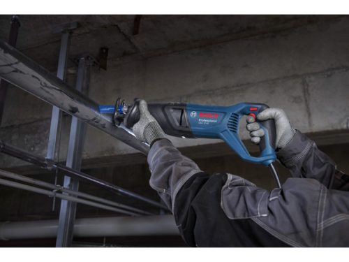 BOSCH Szablyafűrész GSA 12-30 kofferben + 2 db szablyafűrészlap / 1250 W