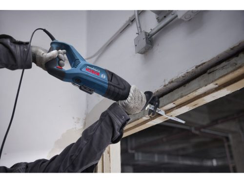 BOSCH Szablyafűrész GSA 12-30 kofferben + 2 db szablyafűrészlap / 1250 W