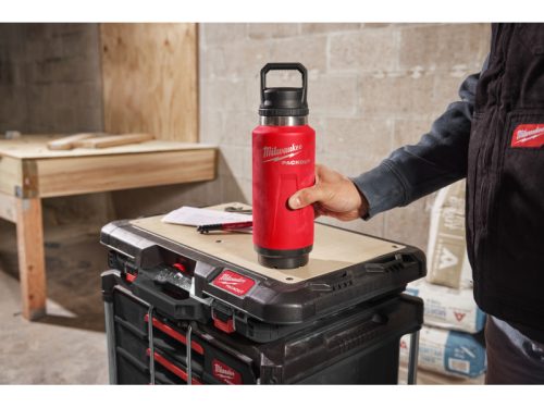 MILWAUKEE Kulacs Piros 1065 ml PACKOUT™