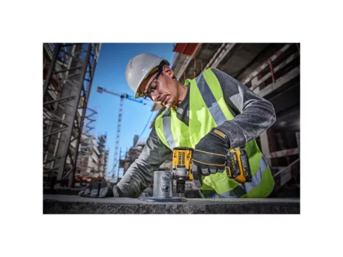 DEWALT Akkus ütvecsavarozó 18 V 1/2" 406 Nm (2 x 1,7 Ah akku + töltő + TSTAK) DCF921E2T