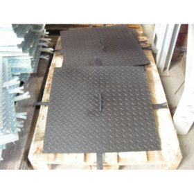 AKNAFEDLAP LEEMELHETŐ FESTETT 60X60