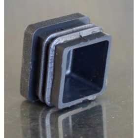 ZÁRÓDUGÓ MŰA.25X25 ZÁRTSZ.FEKETE /100db