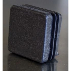 ZÁRÓDUGÓ MŰA.30X30 ZÁRTSZ.FEKETE /100db