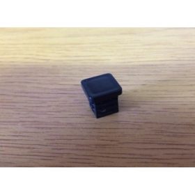 ZÁRÓDUGÓ MŰA 15X15 RECÉS FEKETE /50 DB 