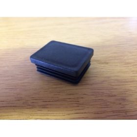 ZÁRÓDUGÓ MŰA.ZÁRTSZ.30X40 RECÉS  FEKETE/50 DB 