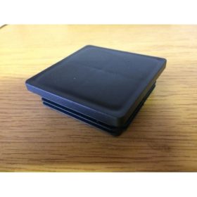 ZÁRÓDUGÓ MŰA.ZÁRTSZ.60X60 FEKETE /50 DB 